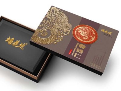 禮盒廠家搭配這樣的內(nèi)托，保健品包裝盒真上檔次